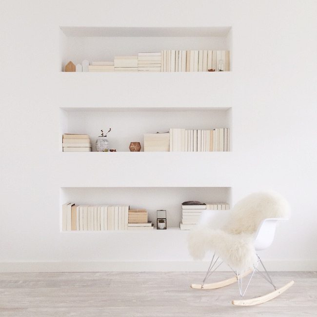 安排个书架墙，是家里最好的不动产，如此看来，完全没必要空间房