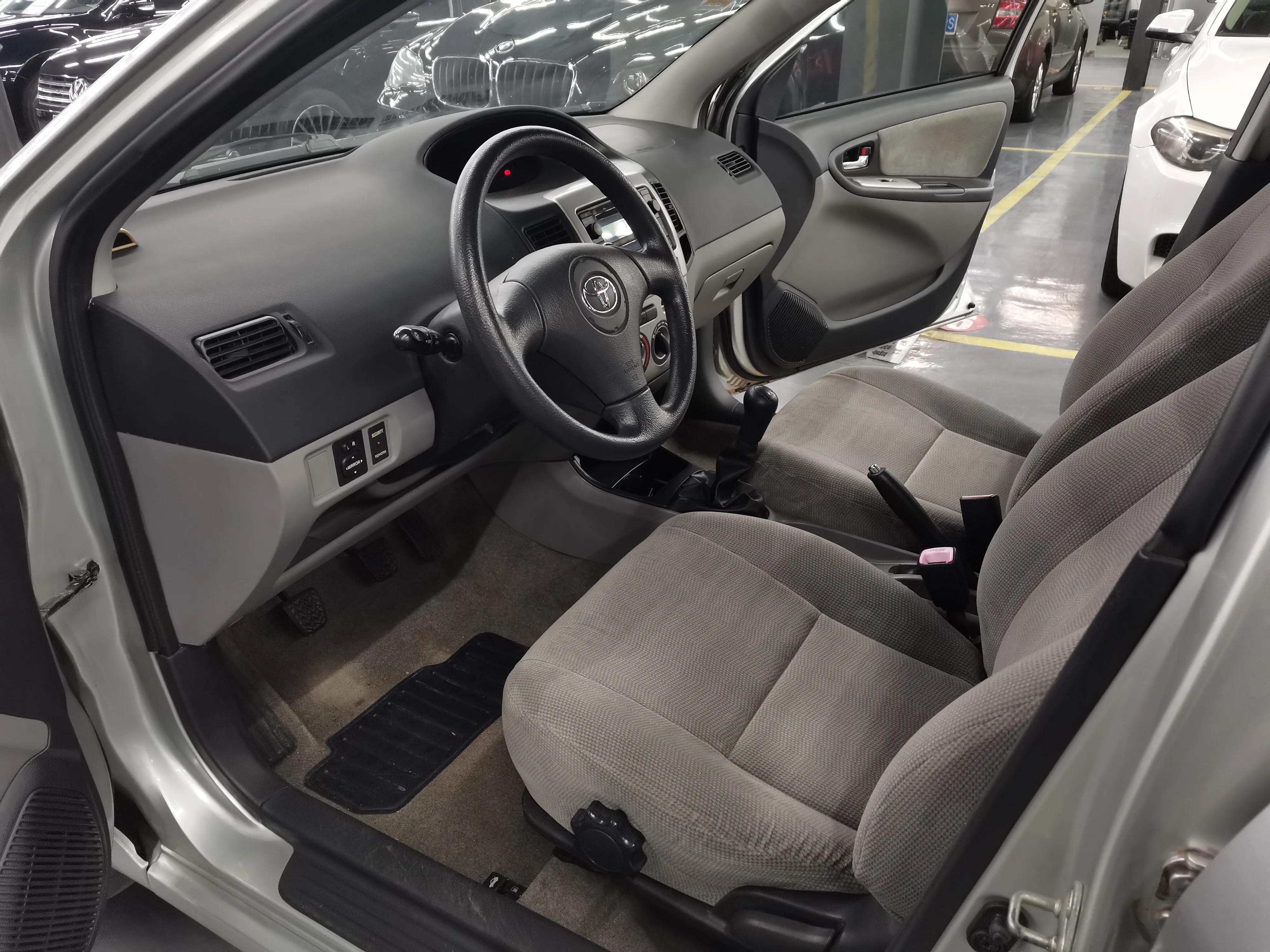 丰田威驰14年手动1.5,三年的丰田威驰1.5手动多少钱