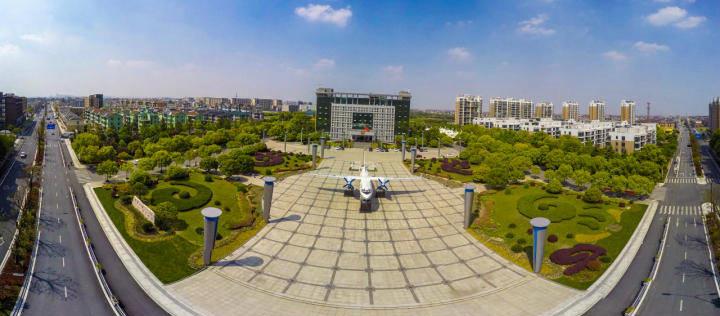 枫叶飘飘美景如画,枫叶飘舞作品