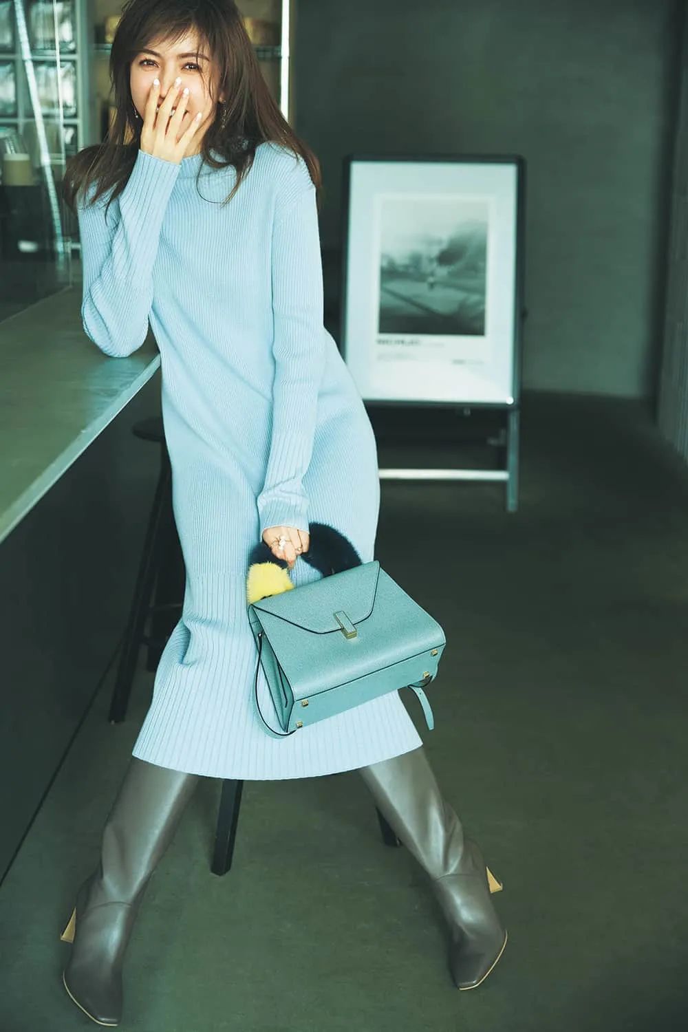 穿裙子靴子过年,过年穿了裙子显瘦