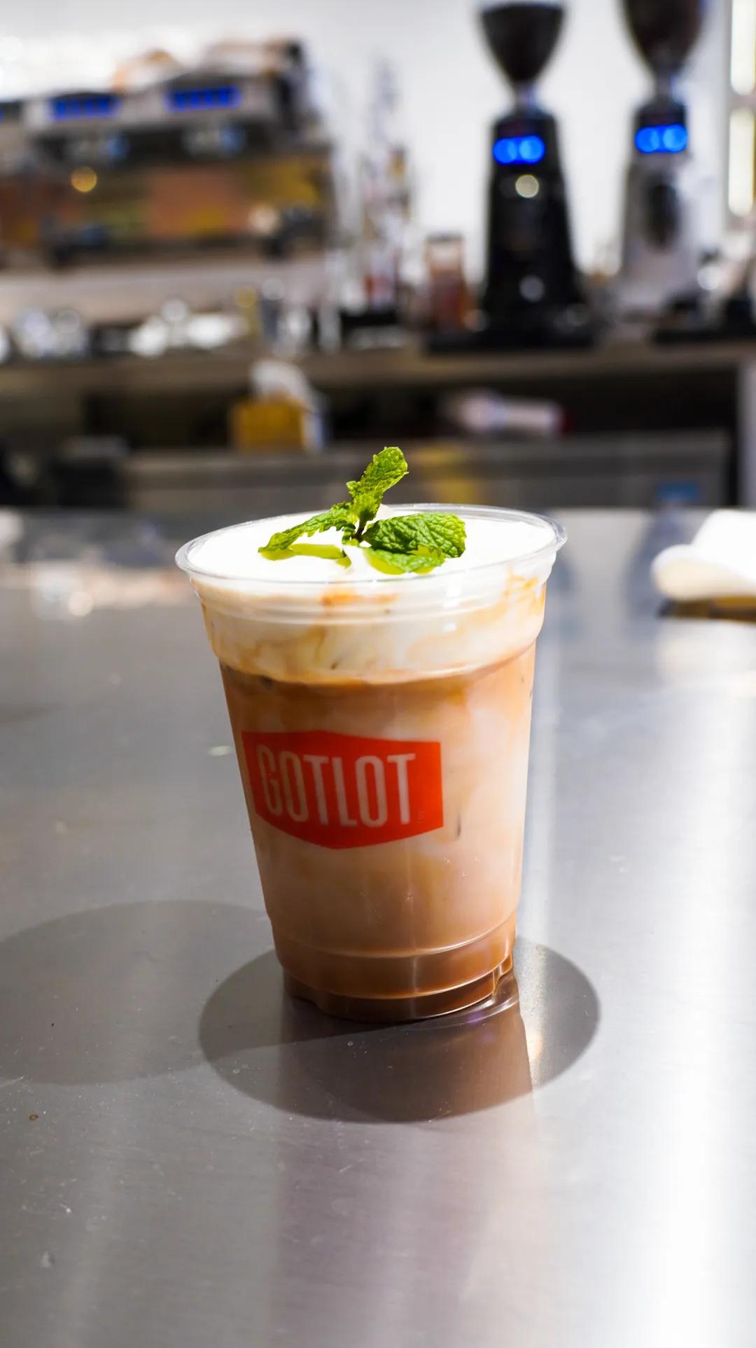 瓒協ashion鐨勫コ瑁呭簵,瓒協ashion