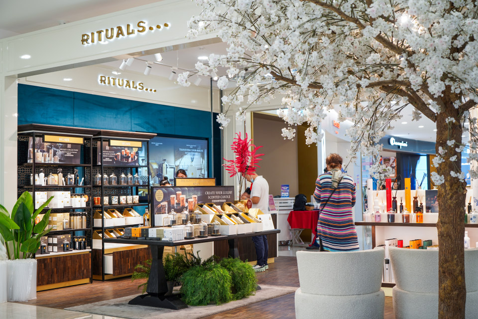 看天青色等烟雨？不，去三亚看晴空万里，还有免税买起！