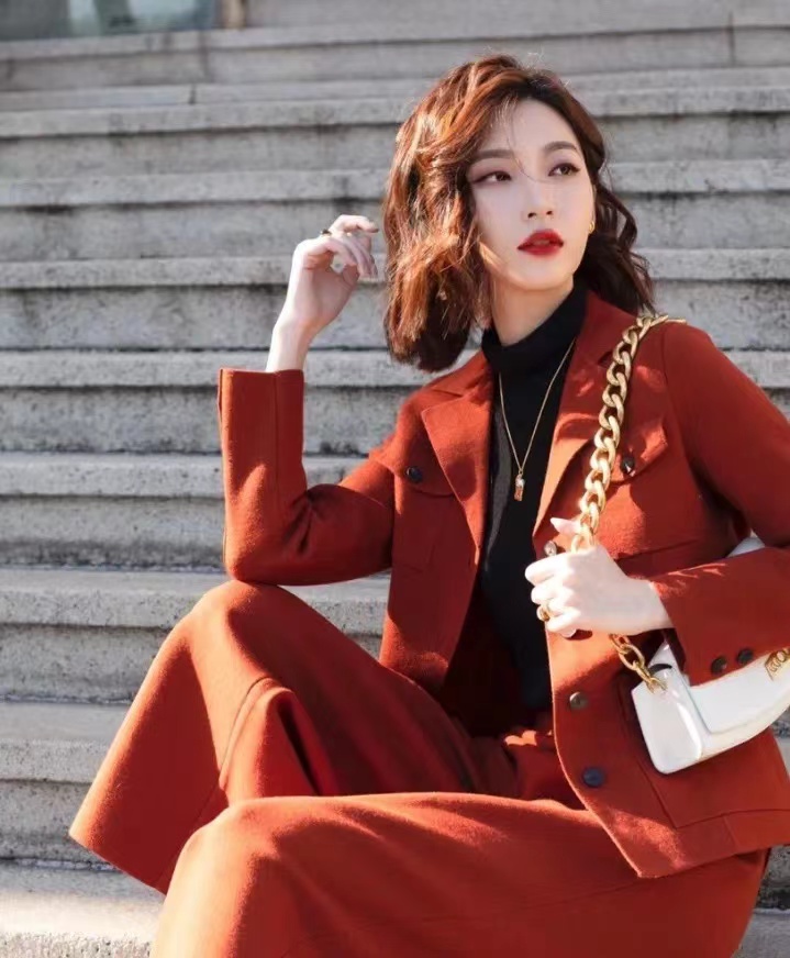 秋冬烫染发型中短发,秋冬披肩发造型短发