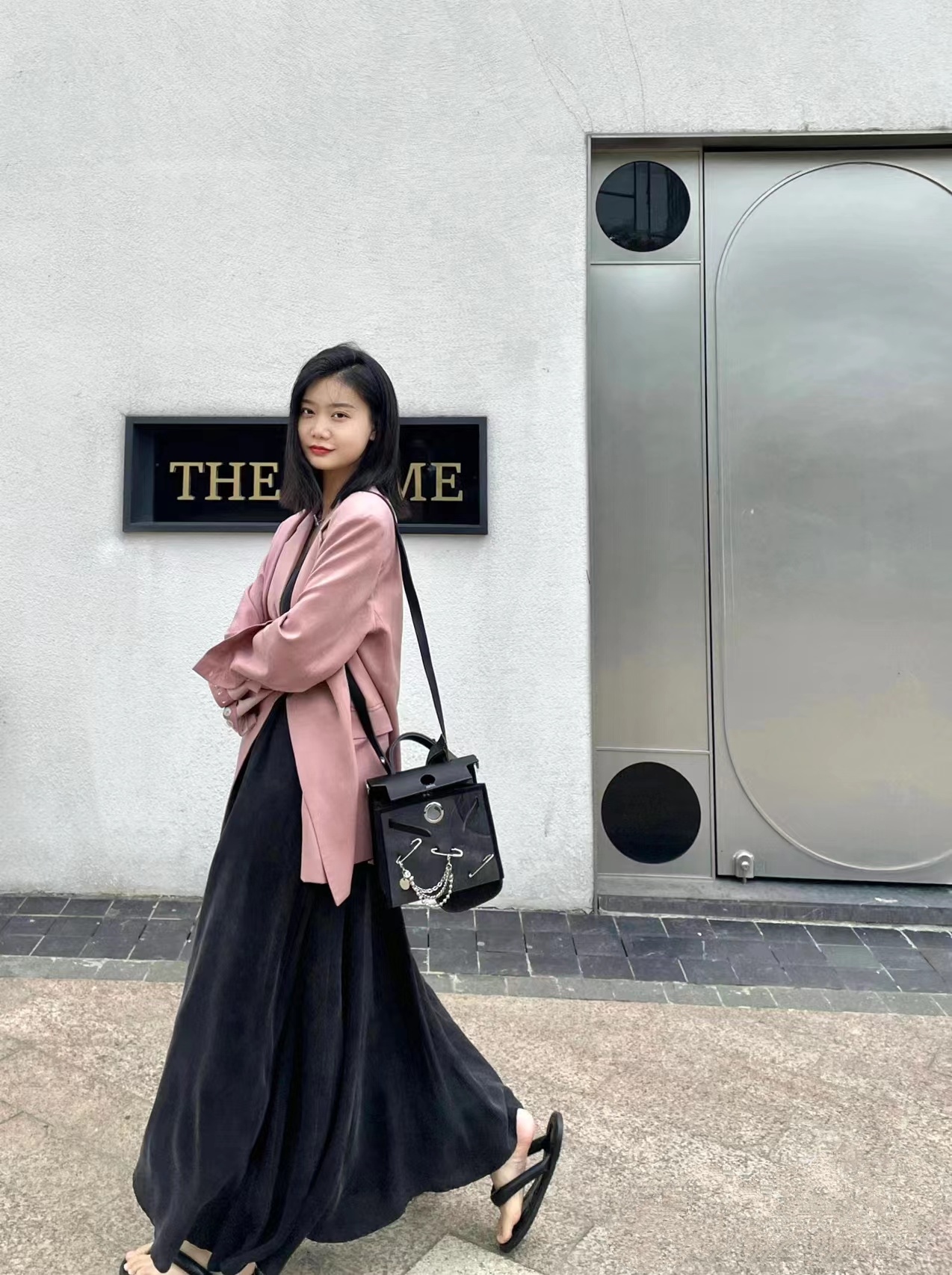 半身西装长裙夏季怎么搭配,垂感西装长裙怎么搭配好看