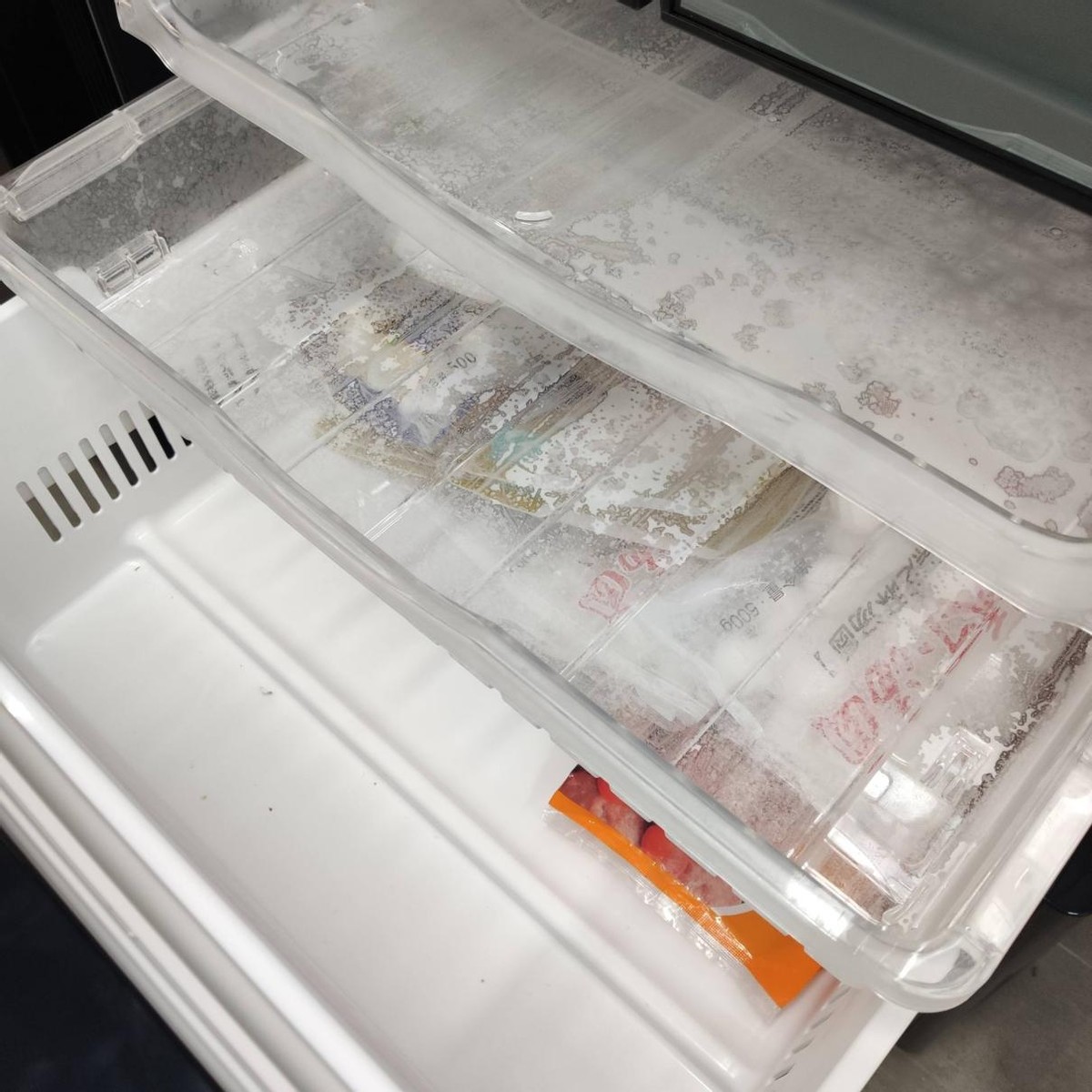 日立冰箱wx650kc对比kw590kc,日立冰箱r-zx750kc和r-zxc750kc的区别