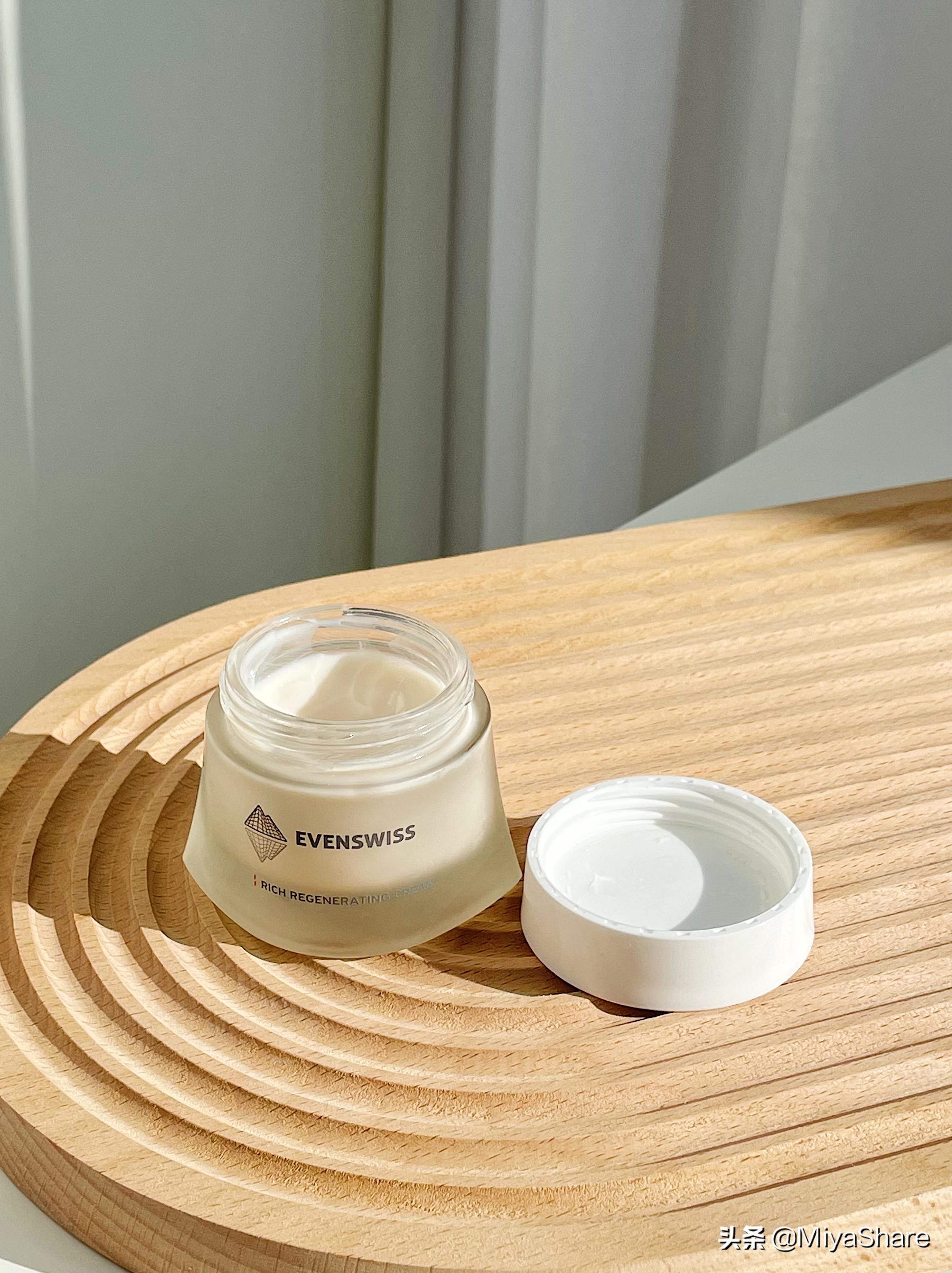 保湿霜为什么会有刺痛感,为什么用高保湿面霜会觉得刺激