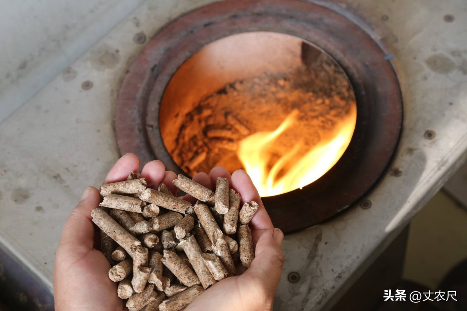 比壁挂炉更省钱的取暖方式,冬季农村用电取暖最经济的办法