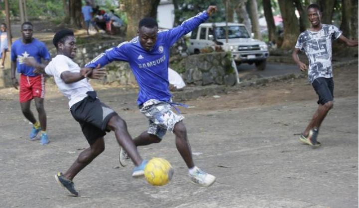 王大雷和冯潇霆谈崔康熙,大连话冯潇霆和王大雷