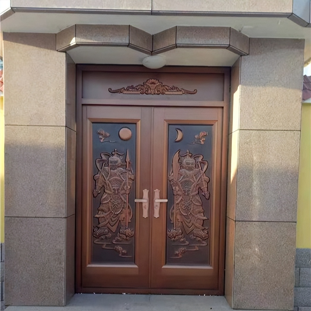 仿铜门和铜铝门的区别,仿铜门和不锈钢门哪样好