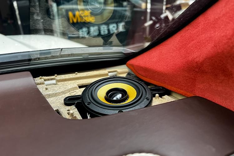 震撼感官！成都音悦汇汽车音响改装，重新定义您的酷路泽音效体验