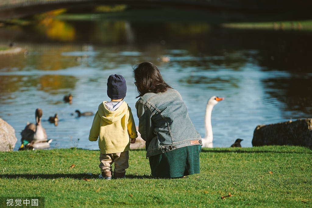 31岁深漂宝妈因生育耻辱难回职场曾为老公就业返乡婆婆不带娃