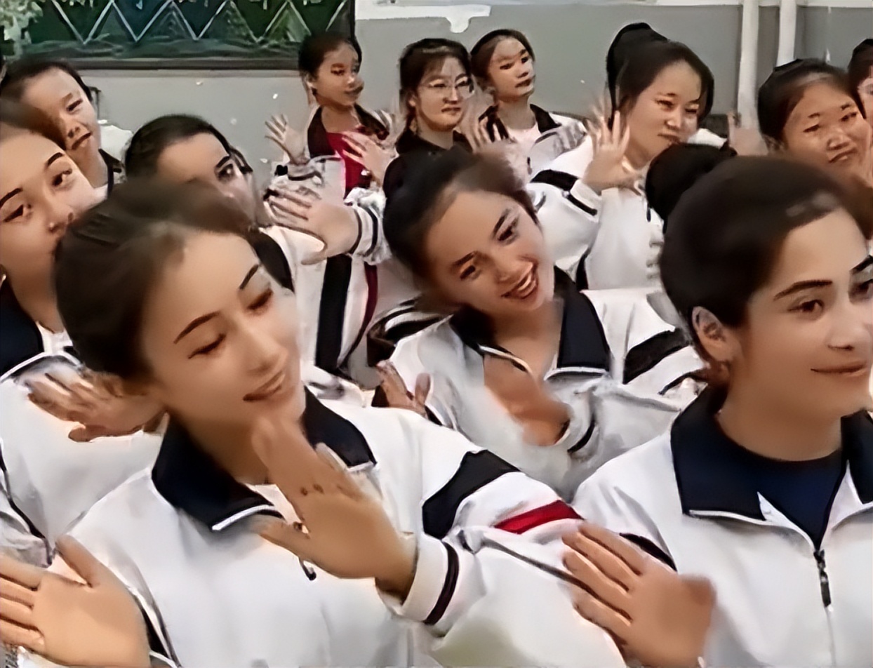 最美新疆课间操,最美课间操最炫民族风
