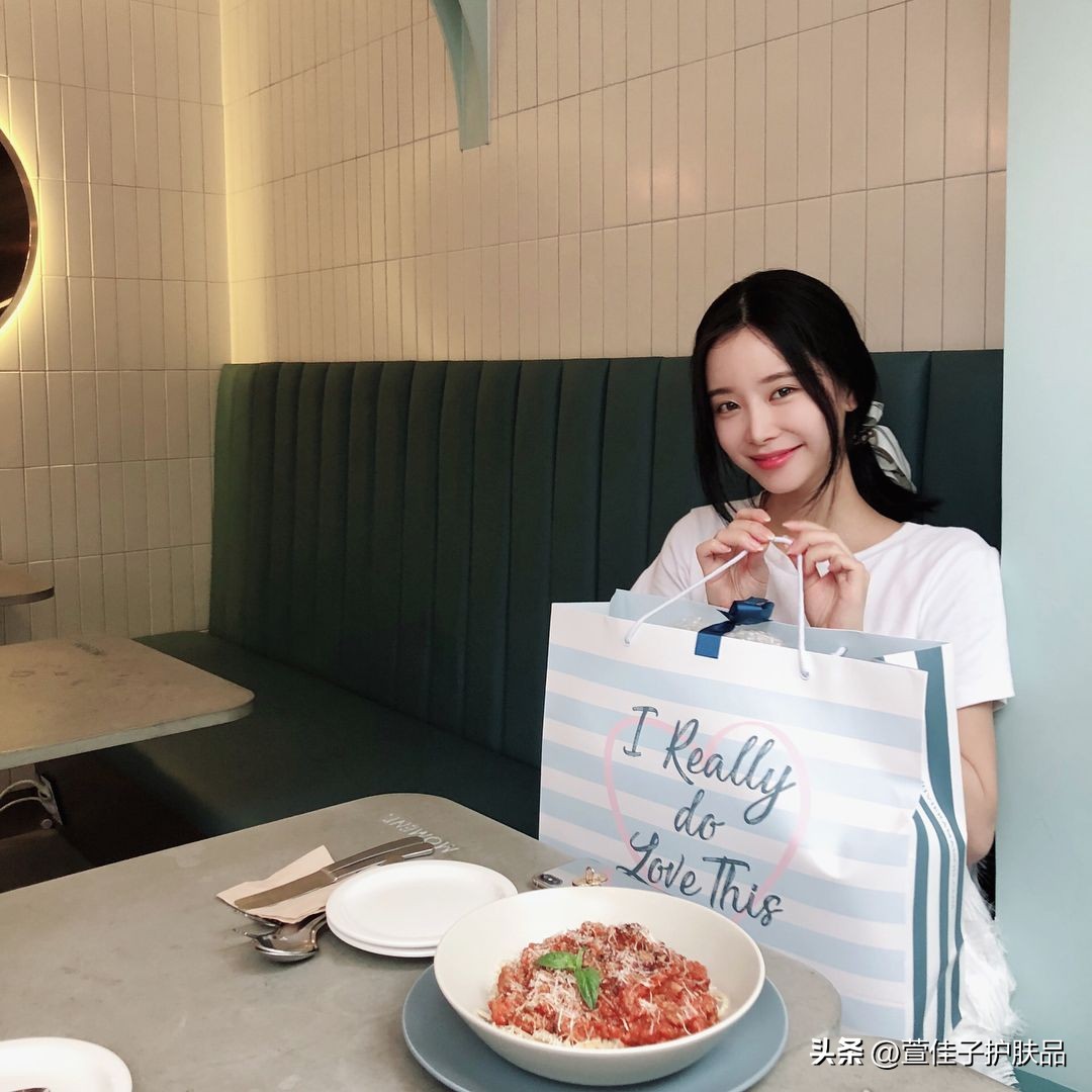 圆脸短发还是长发好看,方脸长发还是短发好看