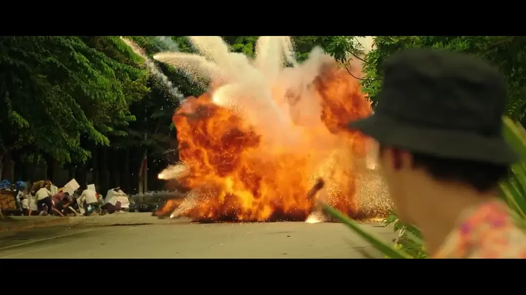 这部网大上线就热度第一,口碑却两极分化,堪称低配《拆弹专家》