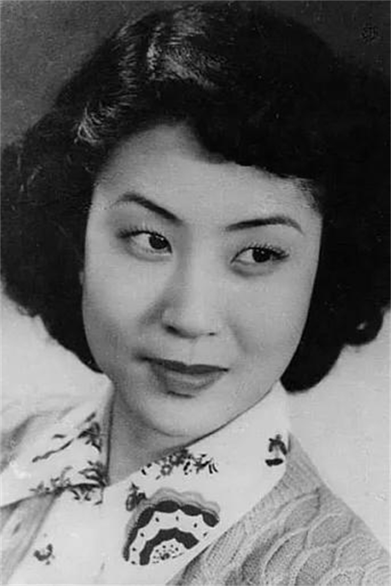 京剧演员孟小冬简介照片,京剧名角孟小冬