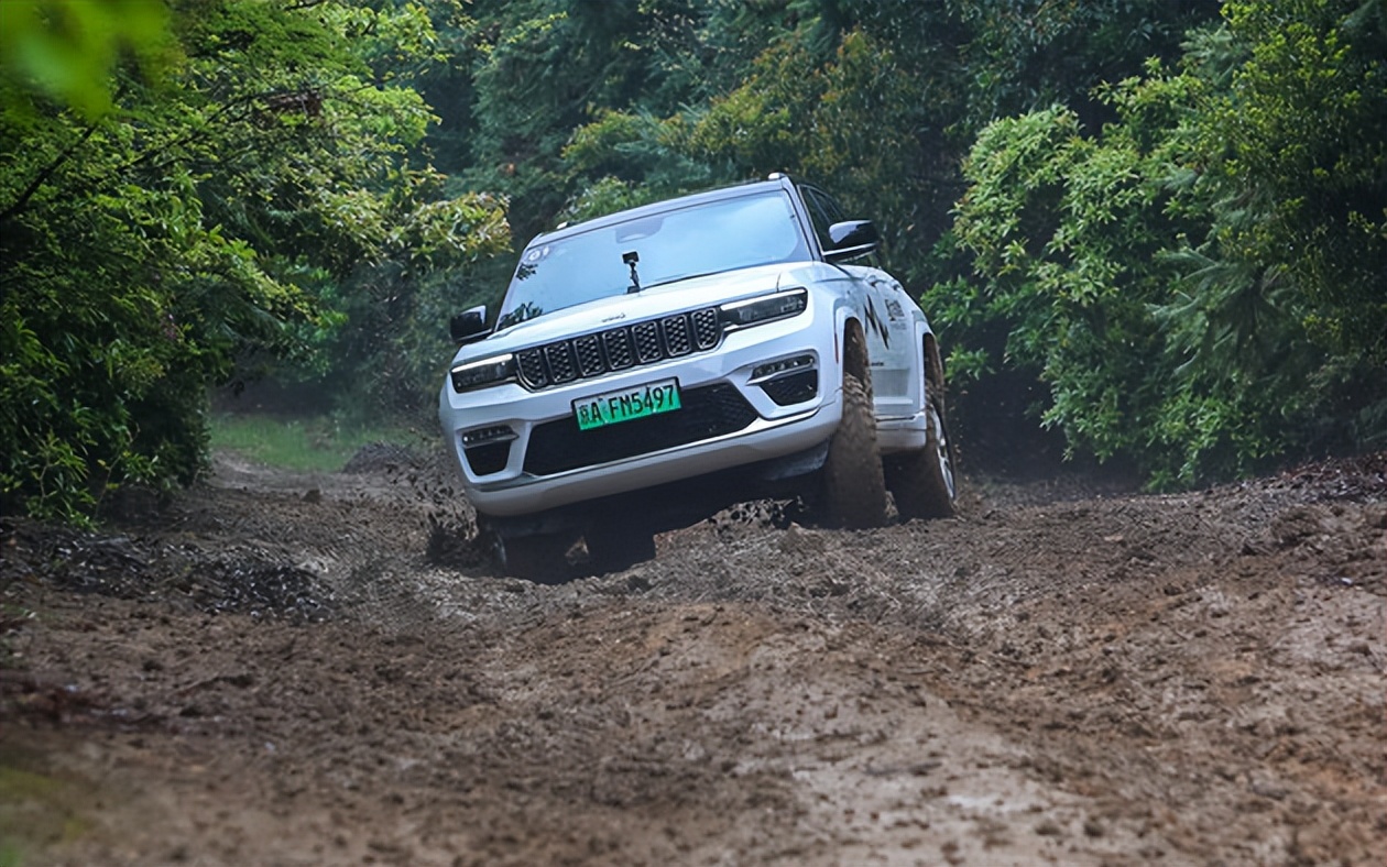 jeep大切诺基4xe落地价西安,全新jeep大切诺基柴油