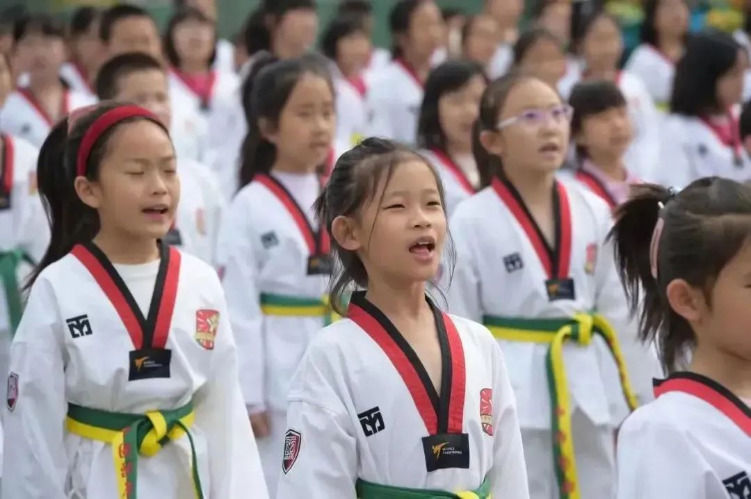 两千学生霸气登场的中杉金杉树体育节！泰酷辣！