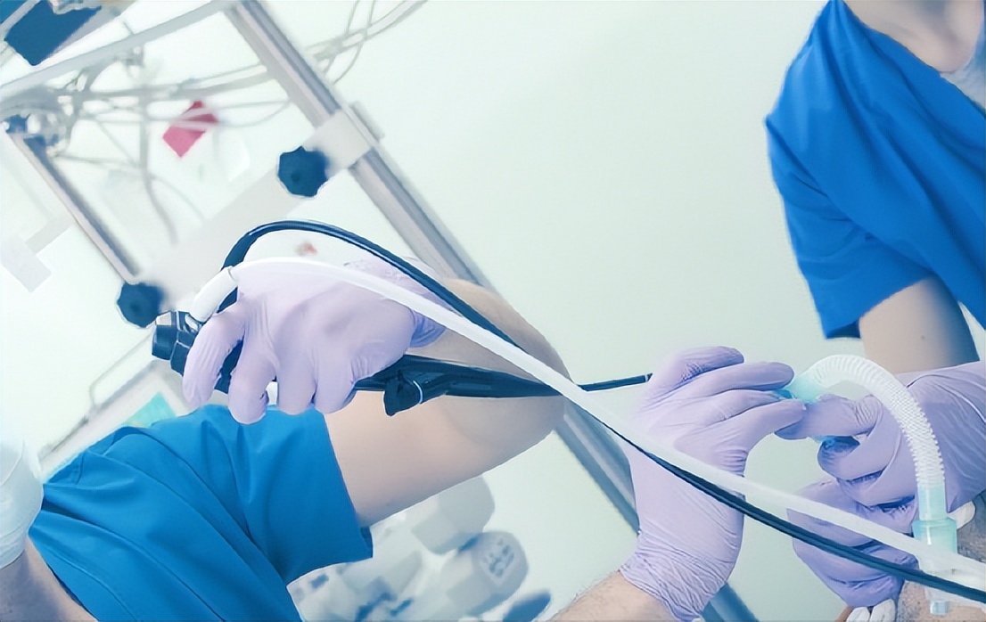 喉咙出现这些症状别大意！不是“咽炎”，可能是癌症上身！