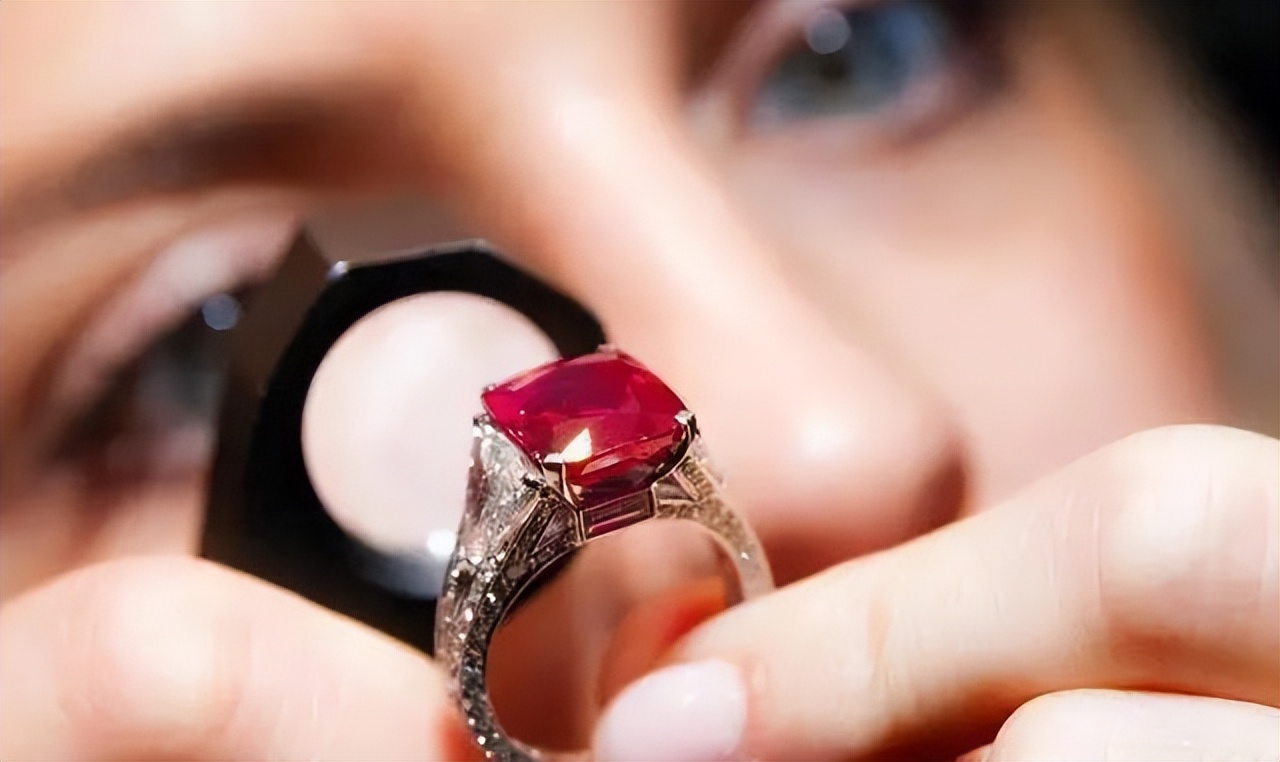红宝石戒指6000,六千的红宝石戒指