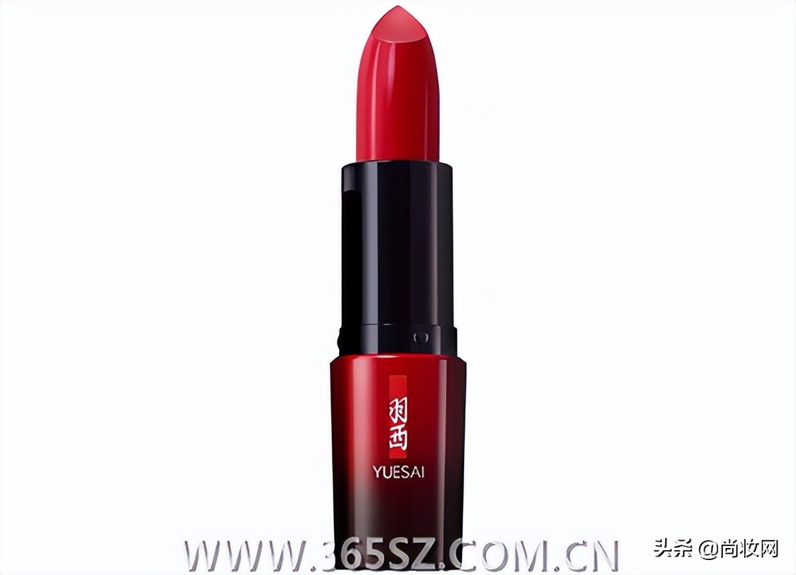 涂唇膏的小妙招,撩人的唇膏涂法