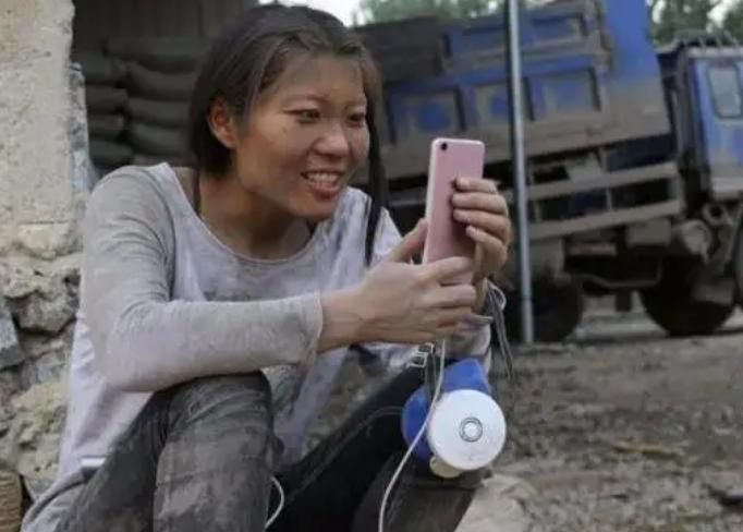 从“万人唾”的郑爽，到张庭夫妇，明星割韭菜的方式越来越丑陋