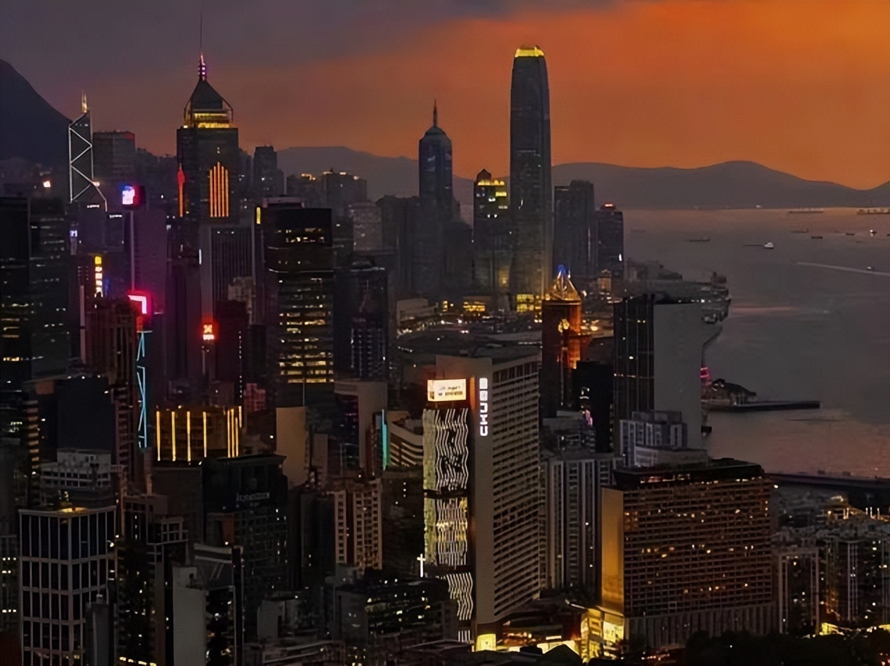 如何去香港打工赚钱,打工人去香港打工哪里赚钱多