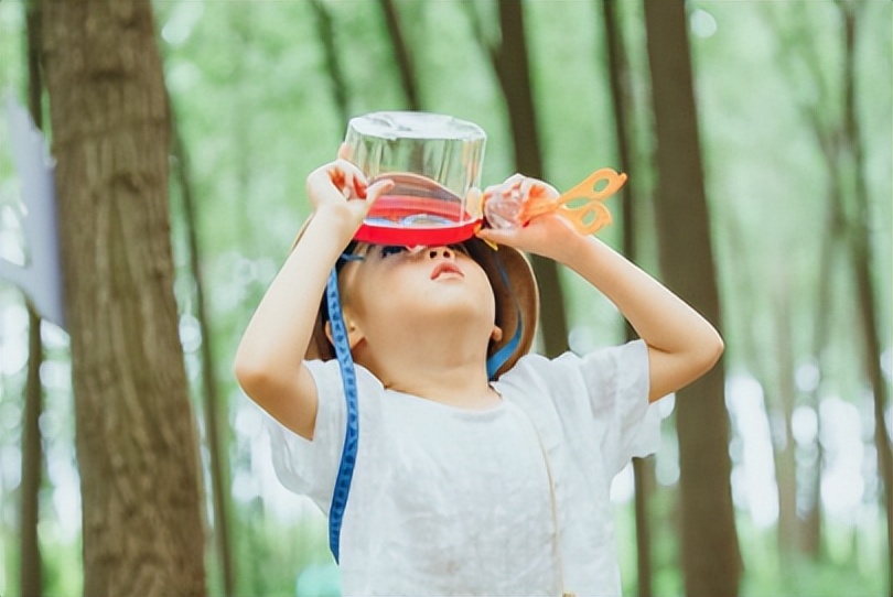 幼儿园寻找春天美术活动,寻找大自然春天幼儿园绘画简单