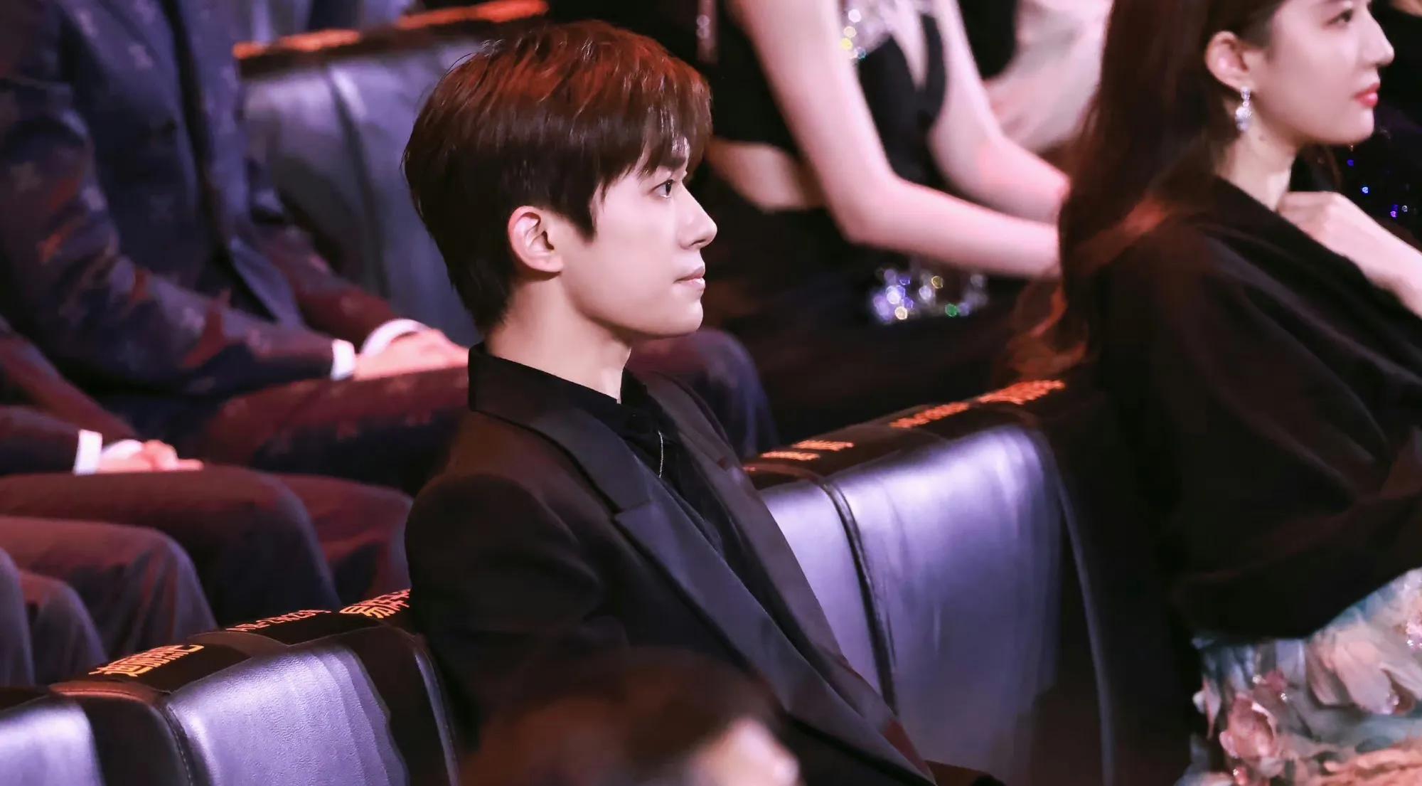 网友曝光的微博之夜明星座位安排,微博之夜座位图看明星咖位