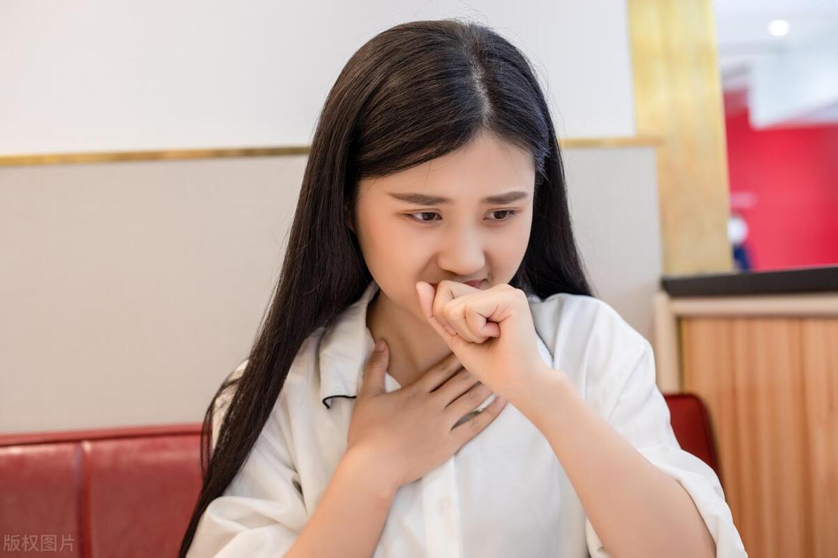 为什么肺癌一发现就是晚期，你要有两黑两咳一臭，建议早做肺部CT