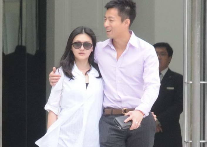 台媒曝汪小菲回台北大s,汪小菲直播间谈大s流泪