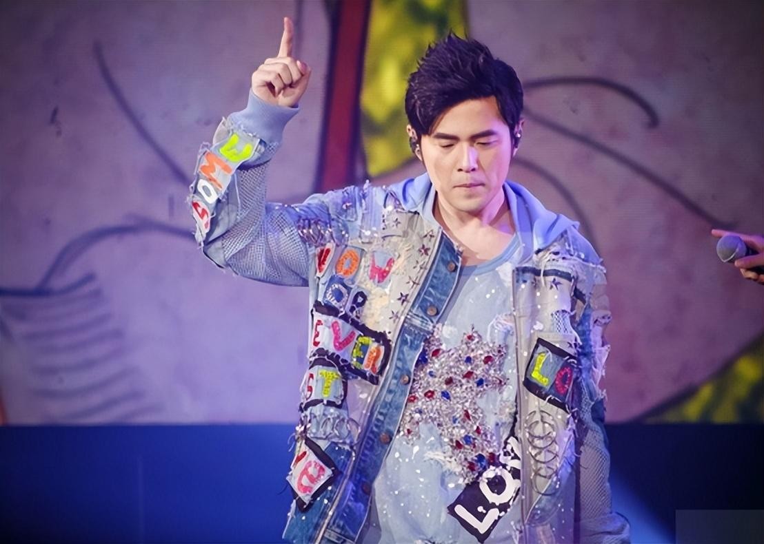 看见香蕉就流泪，一接吻嘴就肿，明星这些“隐疾”，困扰他们很久