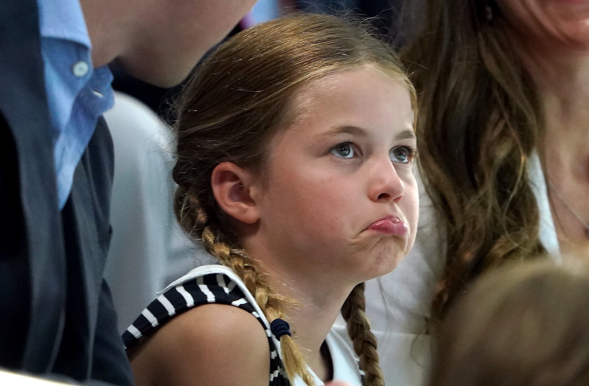 8岁夏洛特小公主气场,8岁夏洛特公主火出圈