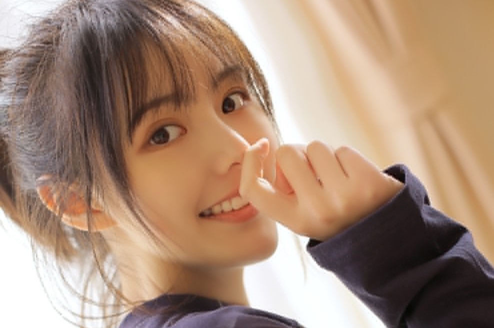 跟好久不聊天的女生聊天开场白,怎么和女孩子聊天开头第一句话