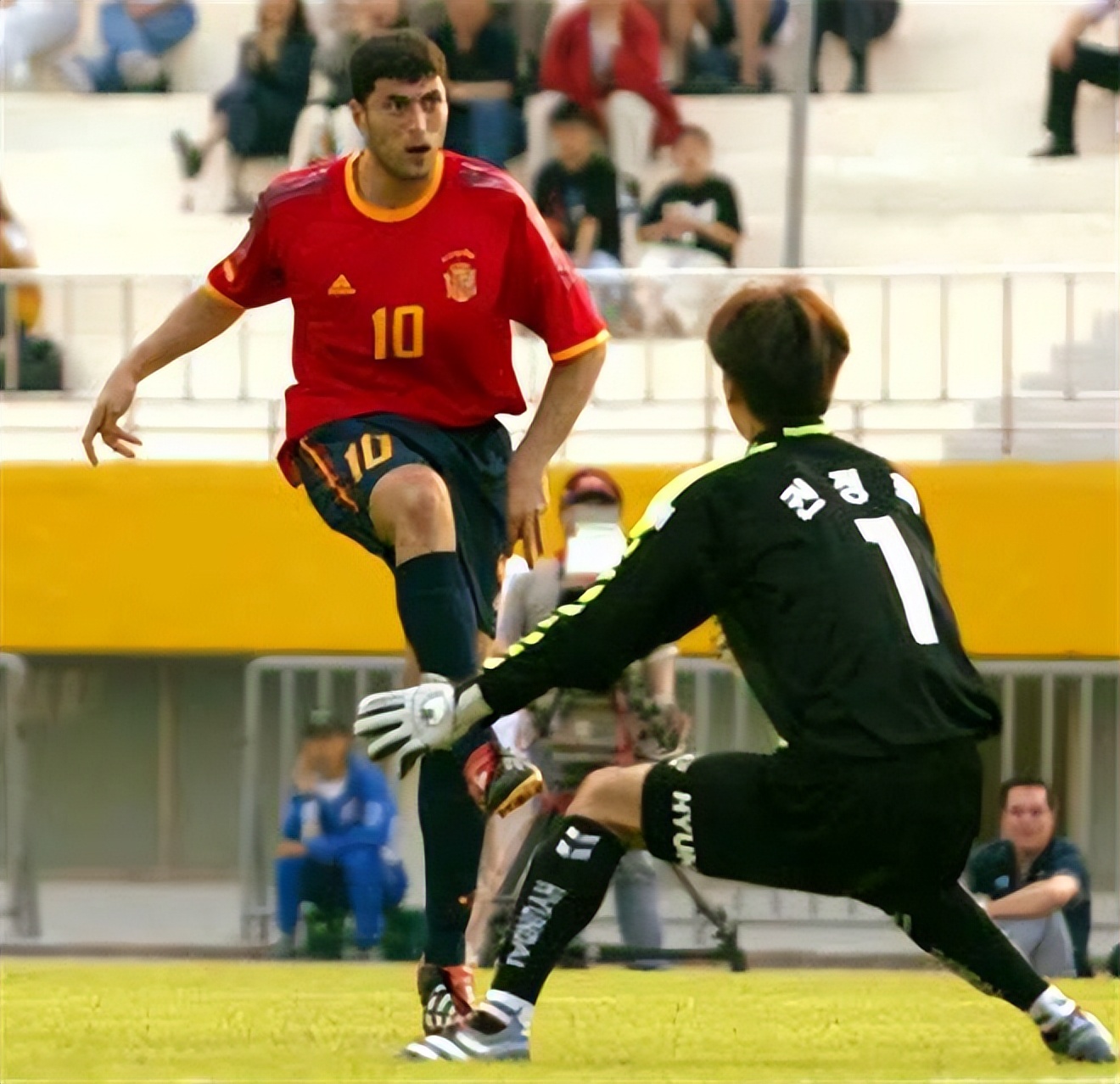 24岁被皇马退货，26岁拿西甲金靴，维埃里式神锋拒绝试训无缘中超