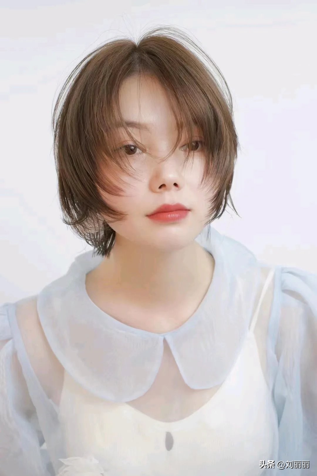 头发造型女中长发最新款,今年流行的头发造型女短发