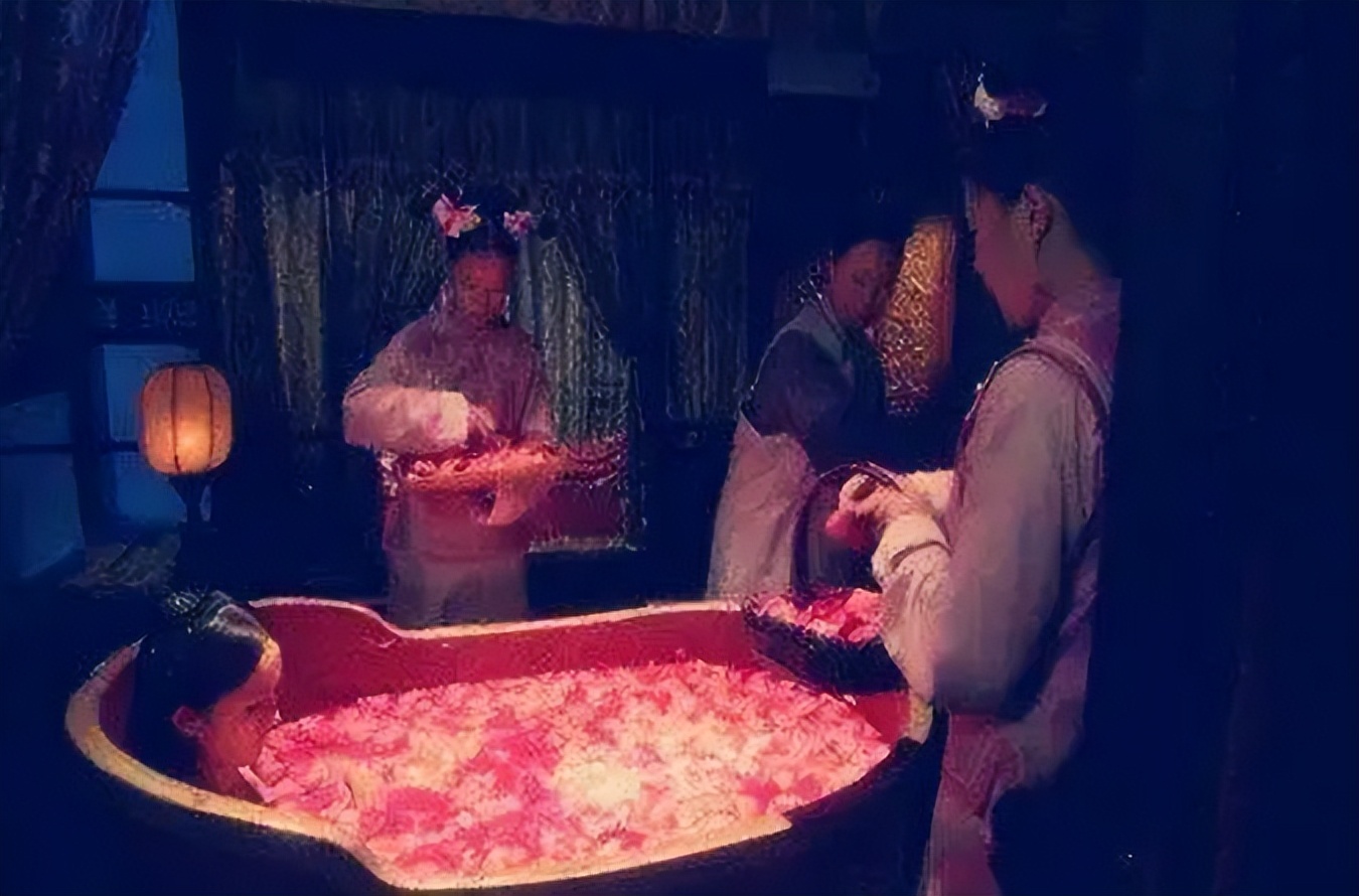 古代为什么太监伺候娘娘沐浴更衣,为什么古代太监不愿给妃子沐浴