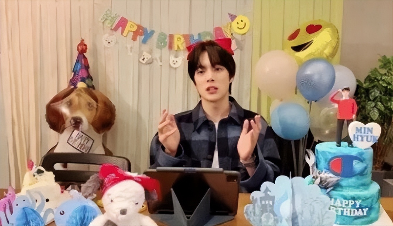 靠韩团门面出道却不火，后凭借表情包出圈，却被扒可疑物品惹争议