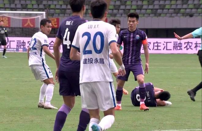武汉三镇领跑，申花次席，泰山送大连首败，2022中超第5轮