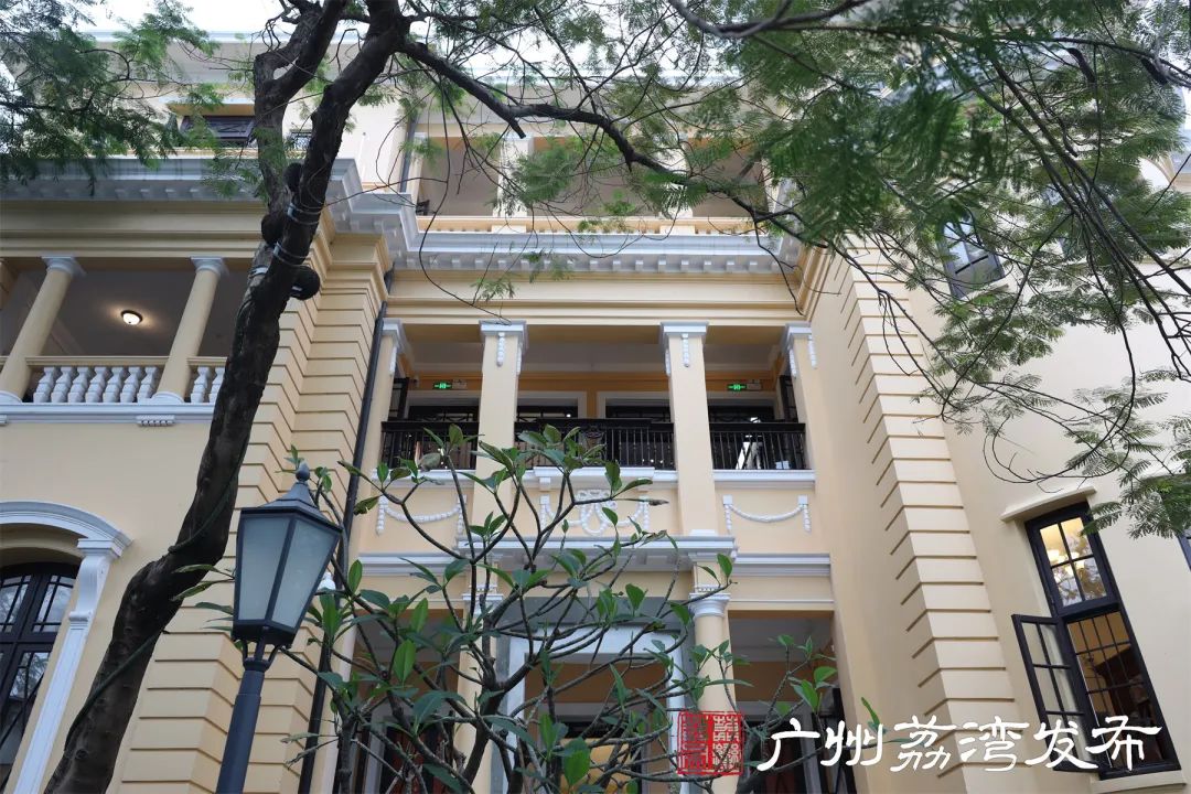 广州最美螺旋楼梯,广州超大旋转楼梯在哪