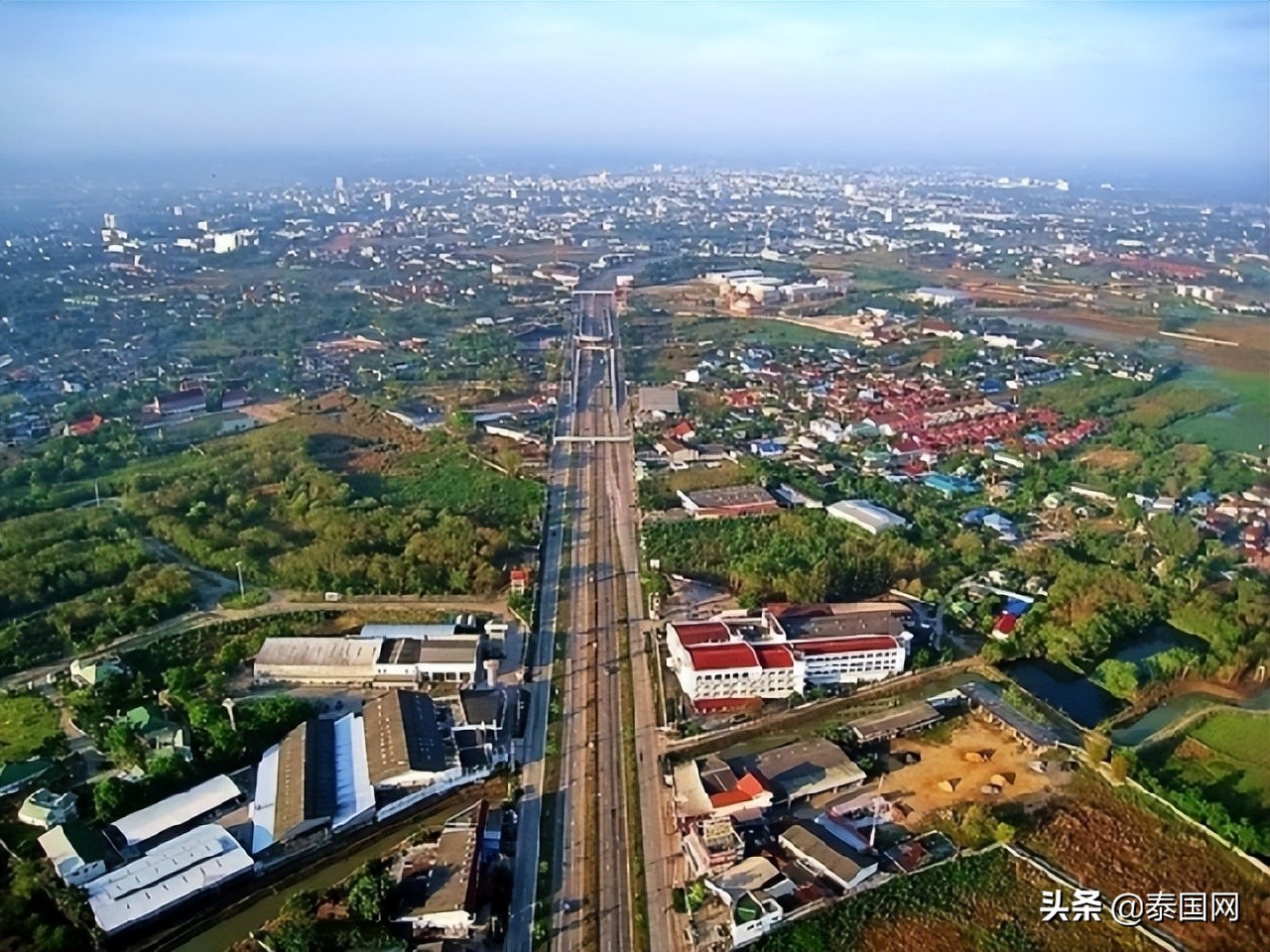 泰国允许中国人经商吗,泰国允许外商100%控股吗