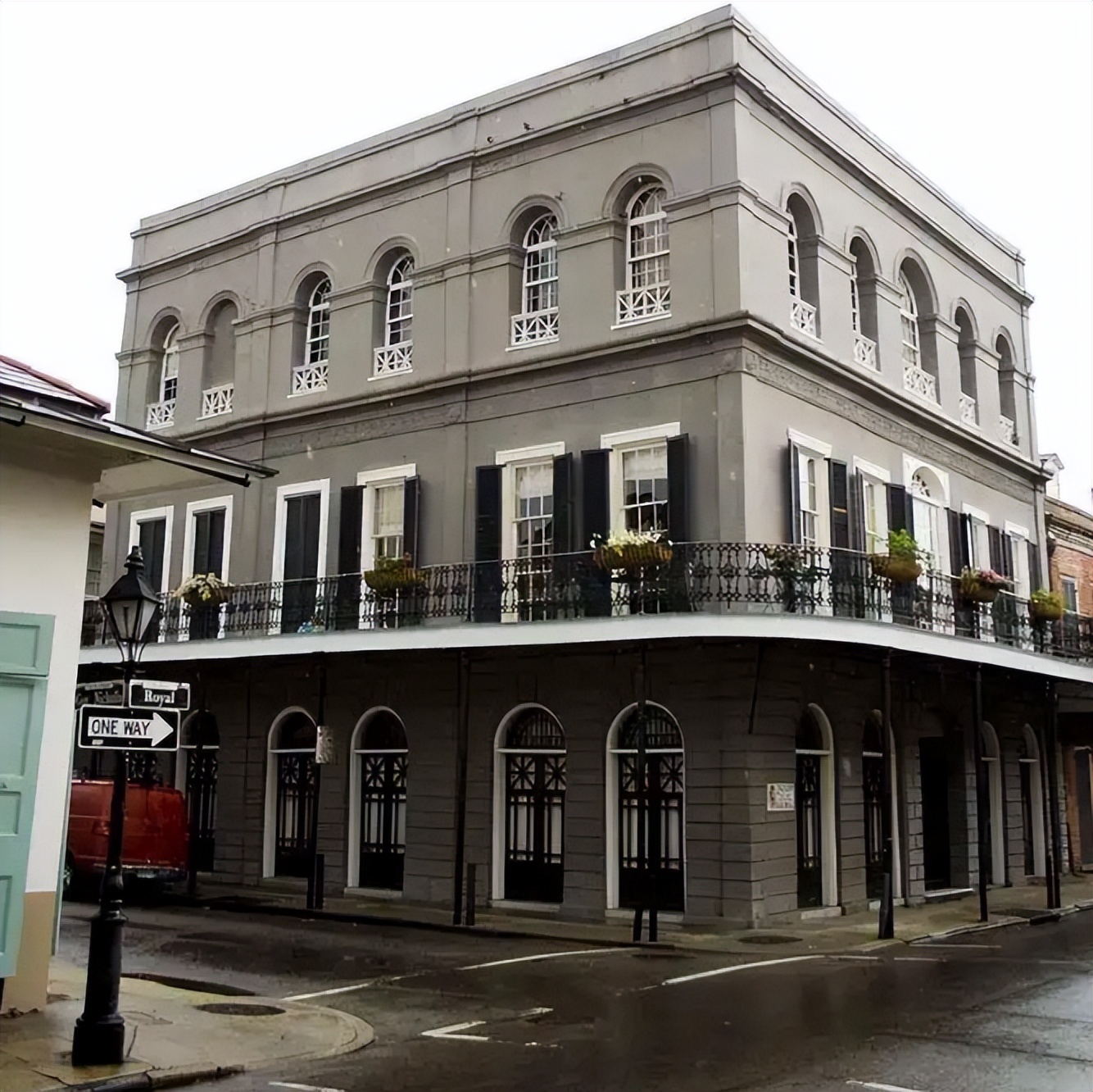 尼古拉斯凯奇负债累累吗,尼古拉斯凯奇破产而陨落的巨星