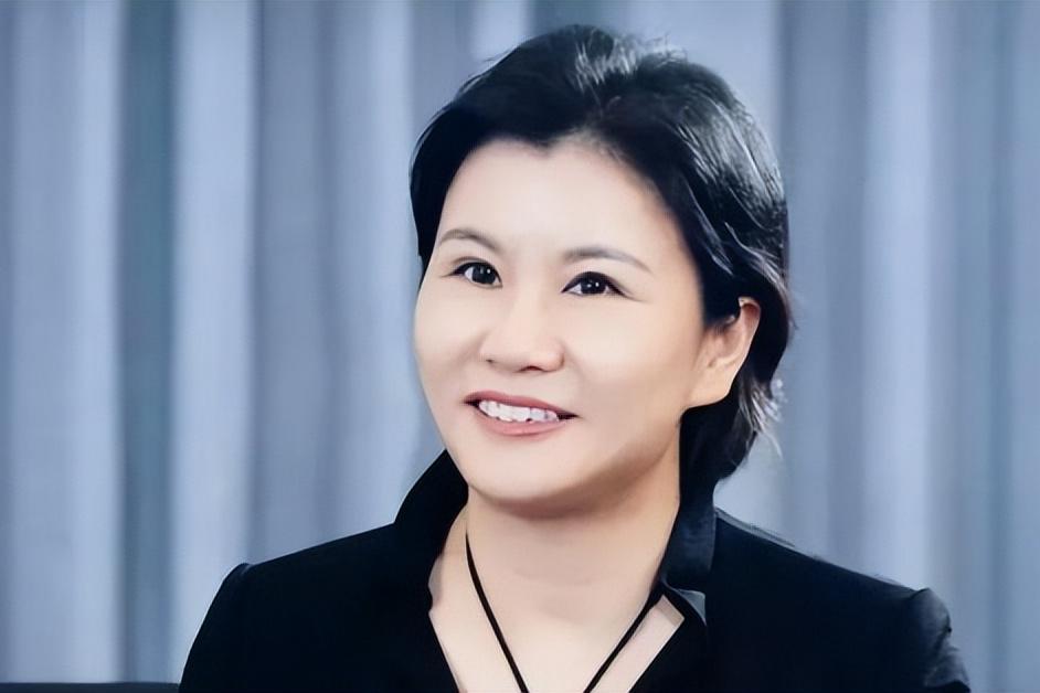 中国最牛打工妹逆袭成580亿女富豪,30岁打工妹的逆袭之路