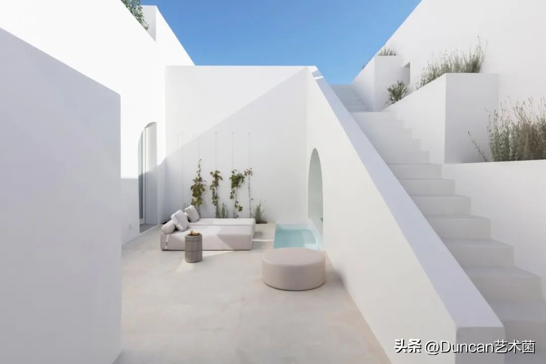 希腊KapsimalisArchitects①打造蓝白极简主义的童话世界！