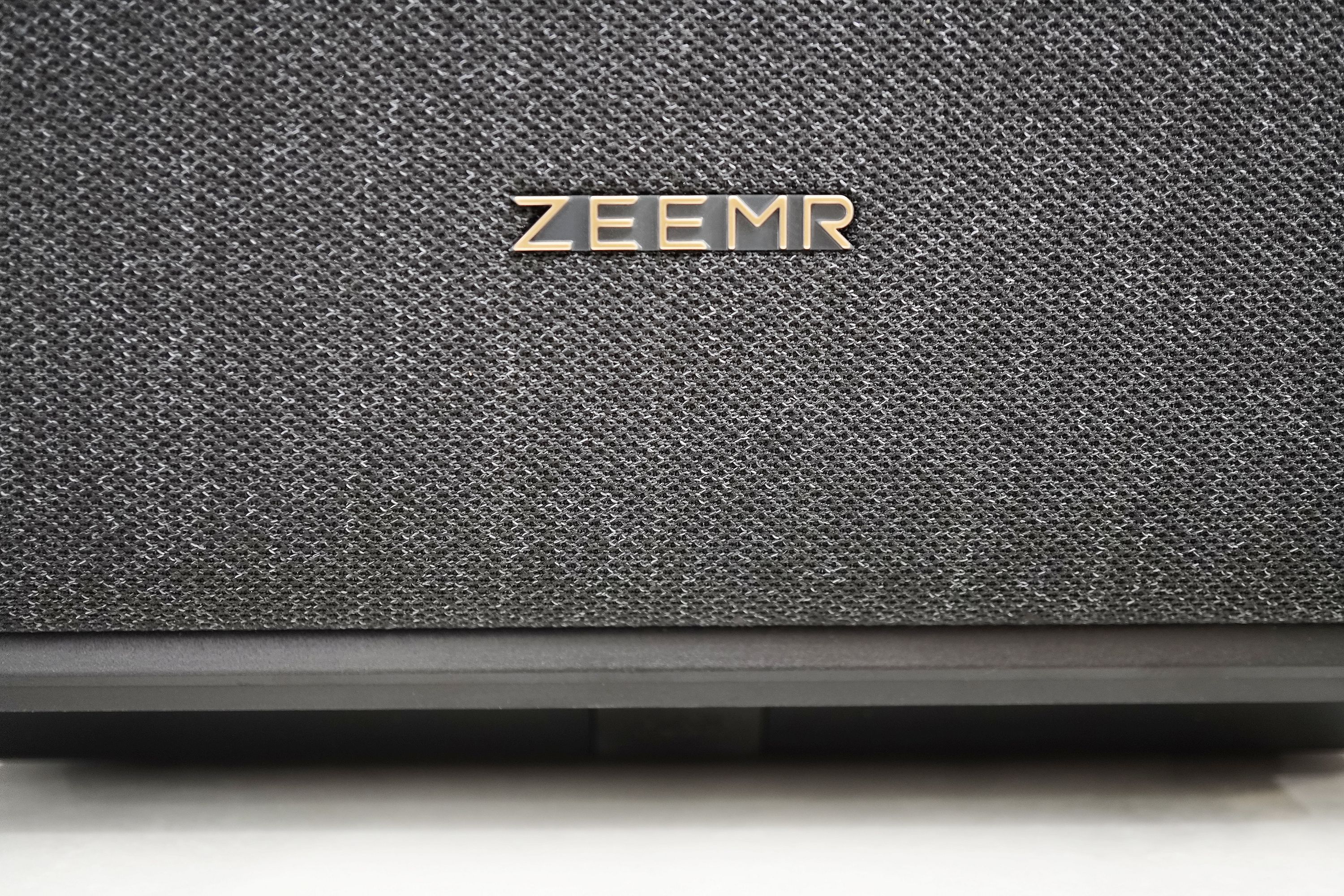 知麻投影仪z1国外好用吗,知麻投影仪z1mini双十一价格