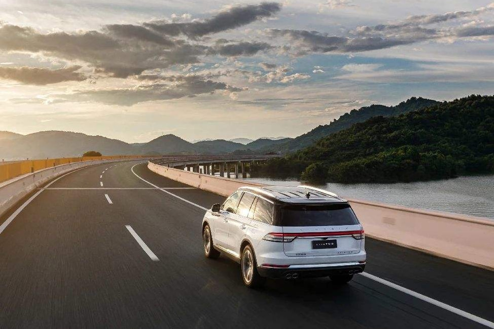 宝马x5国产林肯飞行家降价,林肯航海家和宝马x5哪个好