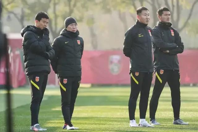 回顾国足最惨痛失利0-8不敌巴西,主场惨败韩国最该检讨的不是国足