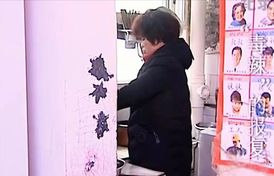 男子被妻子浇辣椒水后续,浇滚烫辣椒水报复丈夫