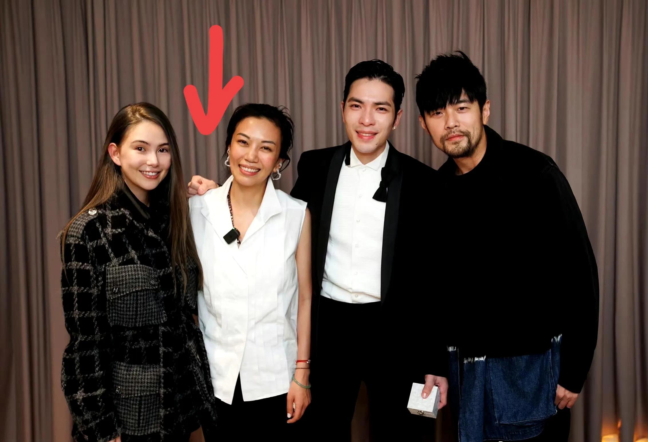 萧敬腾曝光过几次恋情,萧敬腾以前有过几个女朋友