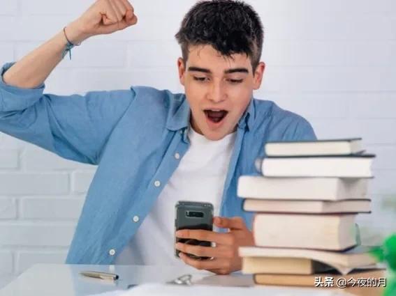 自媒体爆款的文章,自媒体十大爆款文章平台