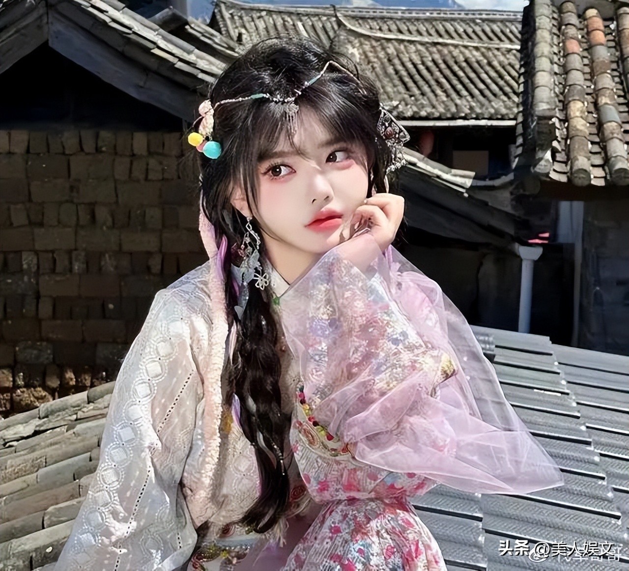 24岁韩安冉回应四婚,韩安冉三次结婚现场对比